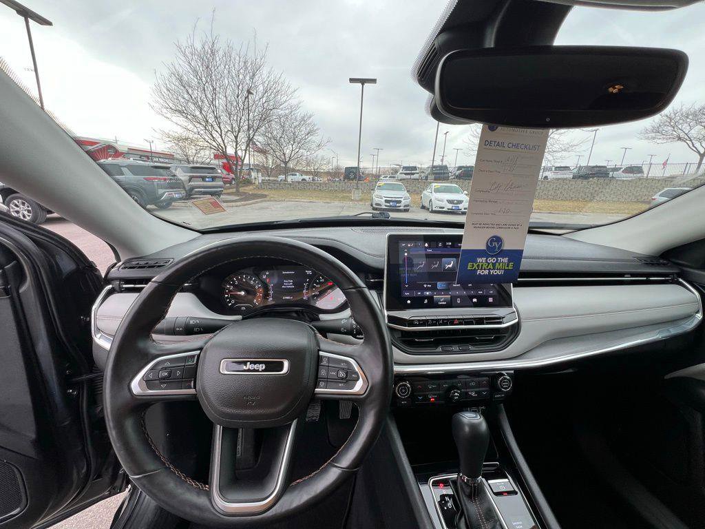 Used 2022 Jeep Compass Limited image 35