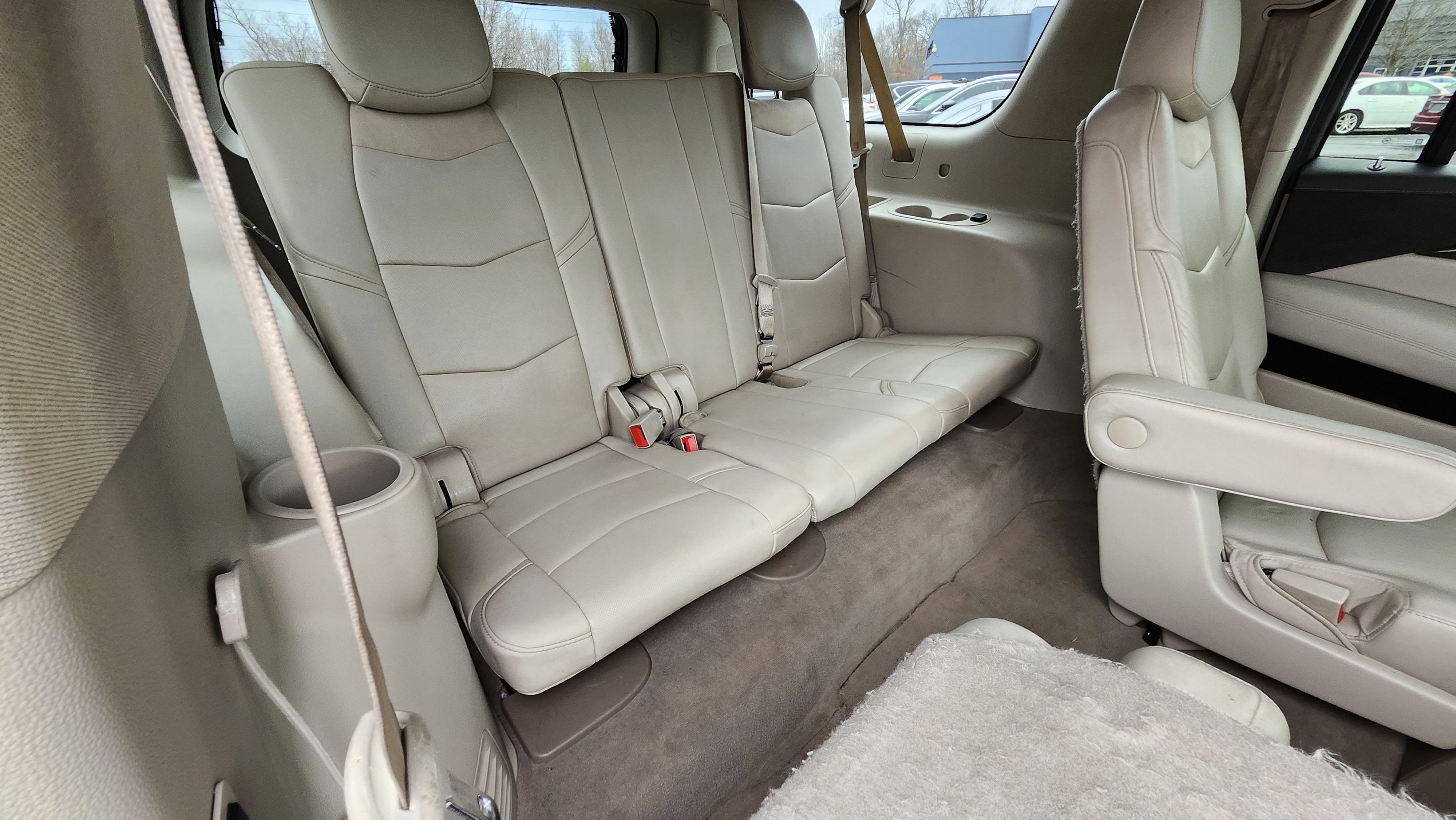 Used 2018 Cadillac Escalade ESV Premium Luxury image 24