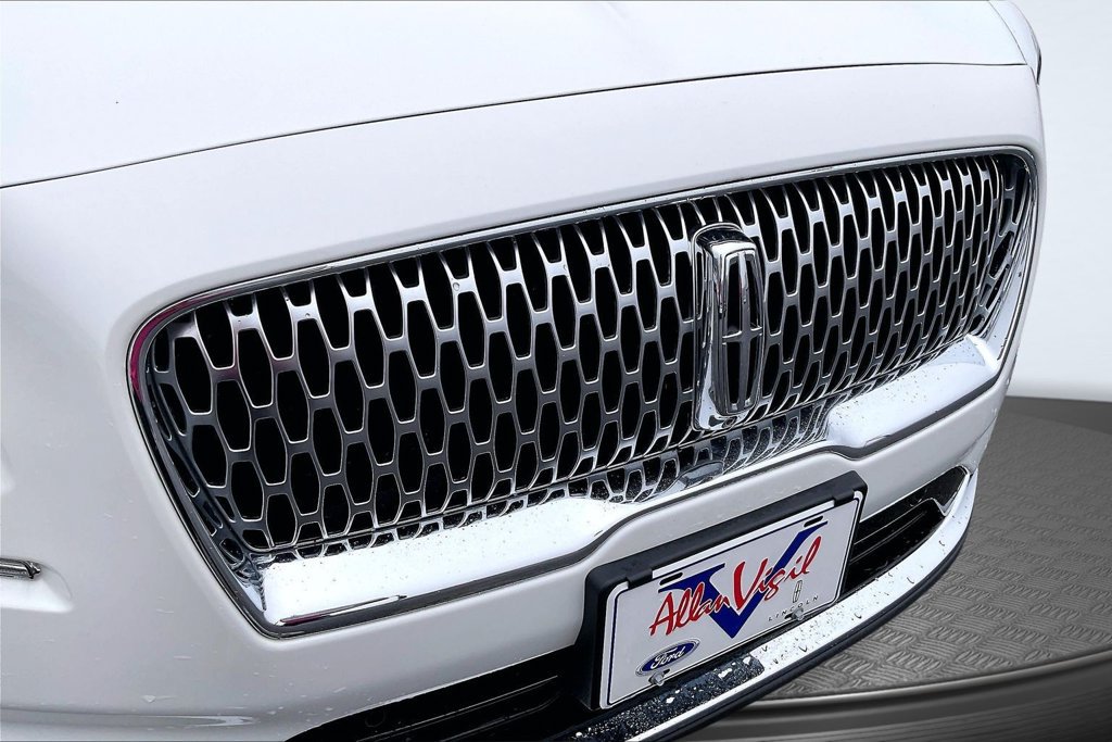 Certified 2023 Lincoln Nautilus Reserve w/ Equipment Group 201A AWD/4WD image 34