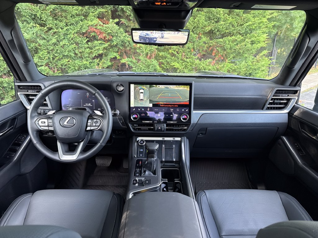 Used 2026 Lexus GX 550 w/ Accessory Package (31) AWD/4WD image 18