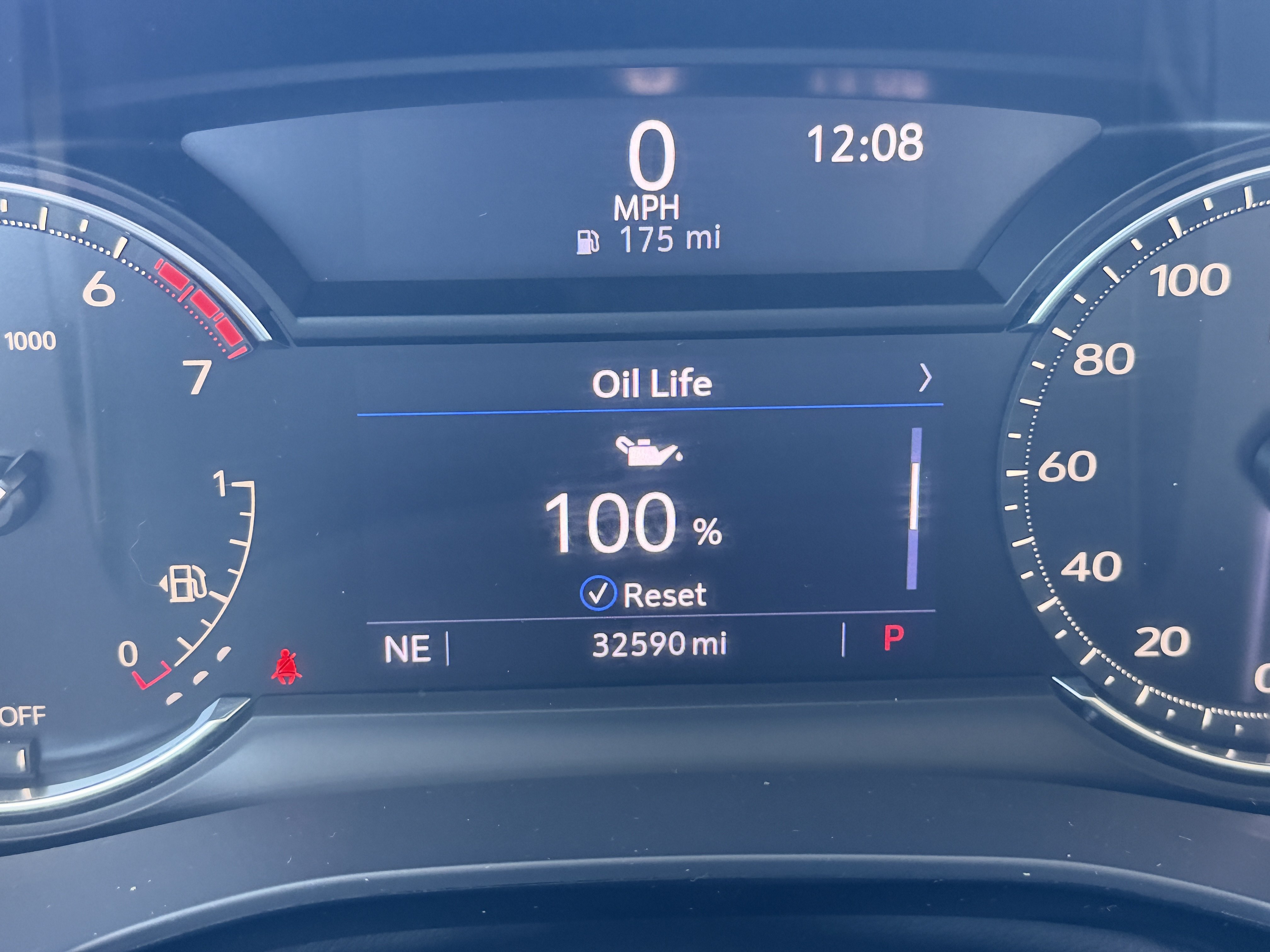 Certified 2022 Cadillac XT5 Premium Luxury FWD image 31