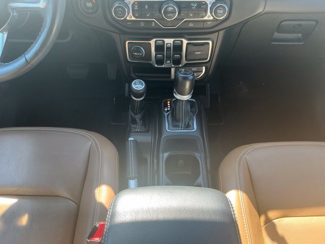 Used 2022 Jeep Wrangler Unlimited Sahara w/ LED Lighting Group AWD/4WD image 28