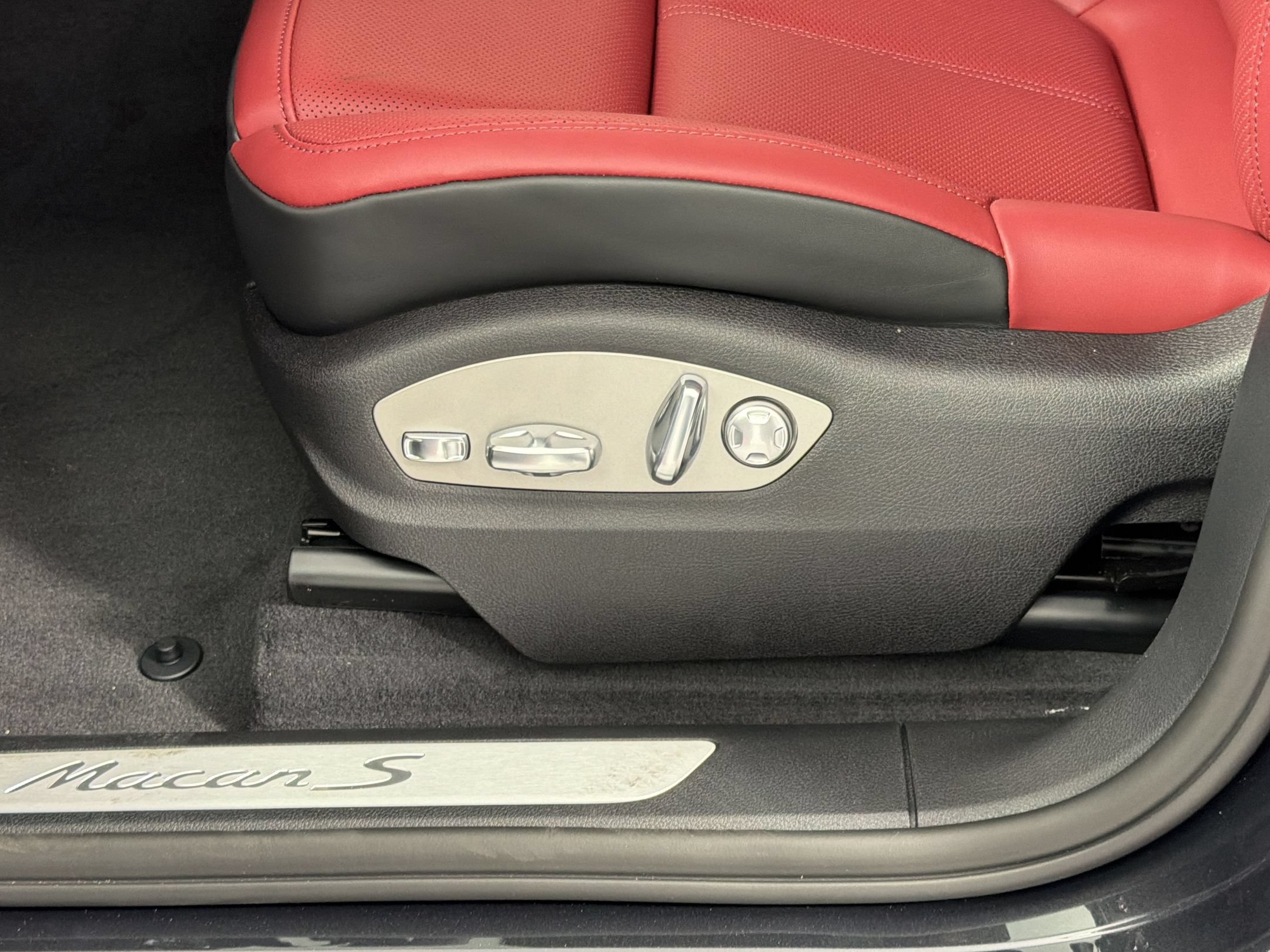 New 2026 Porsche Macan S AWD/4WD image 14