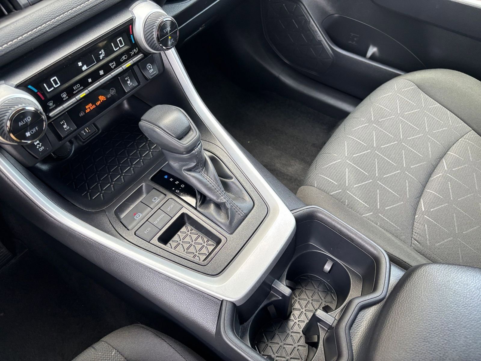 Used 2025 Toyota RAV4 XLE w/ Weather Package FWD image 41