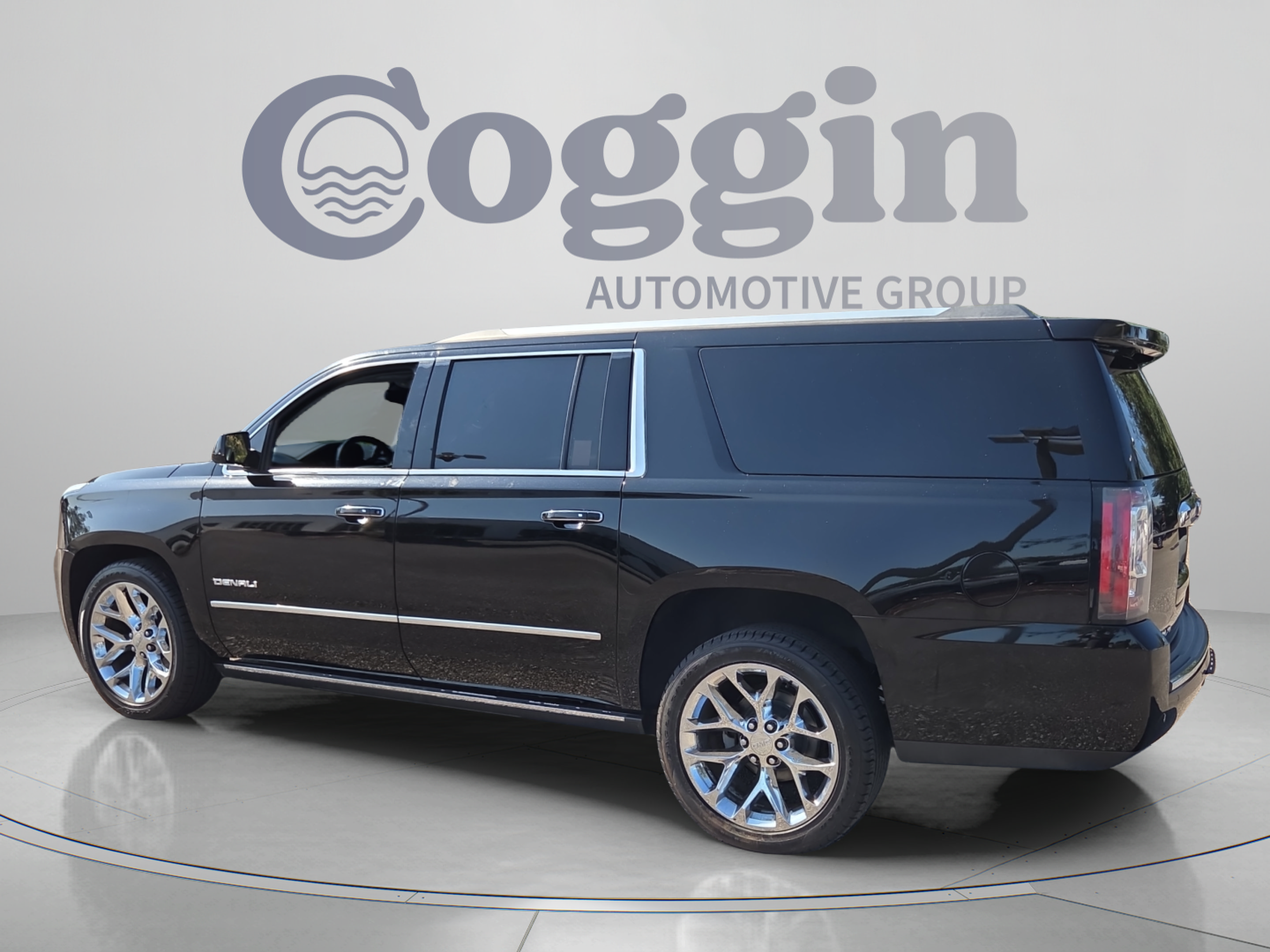 Used 2017 GMC Yukon XL Denali w/ Open Road Package AWD/4WD image 3