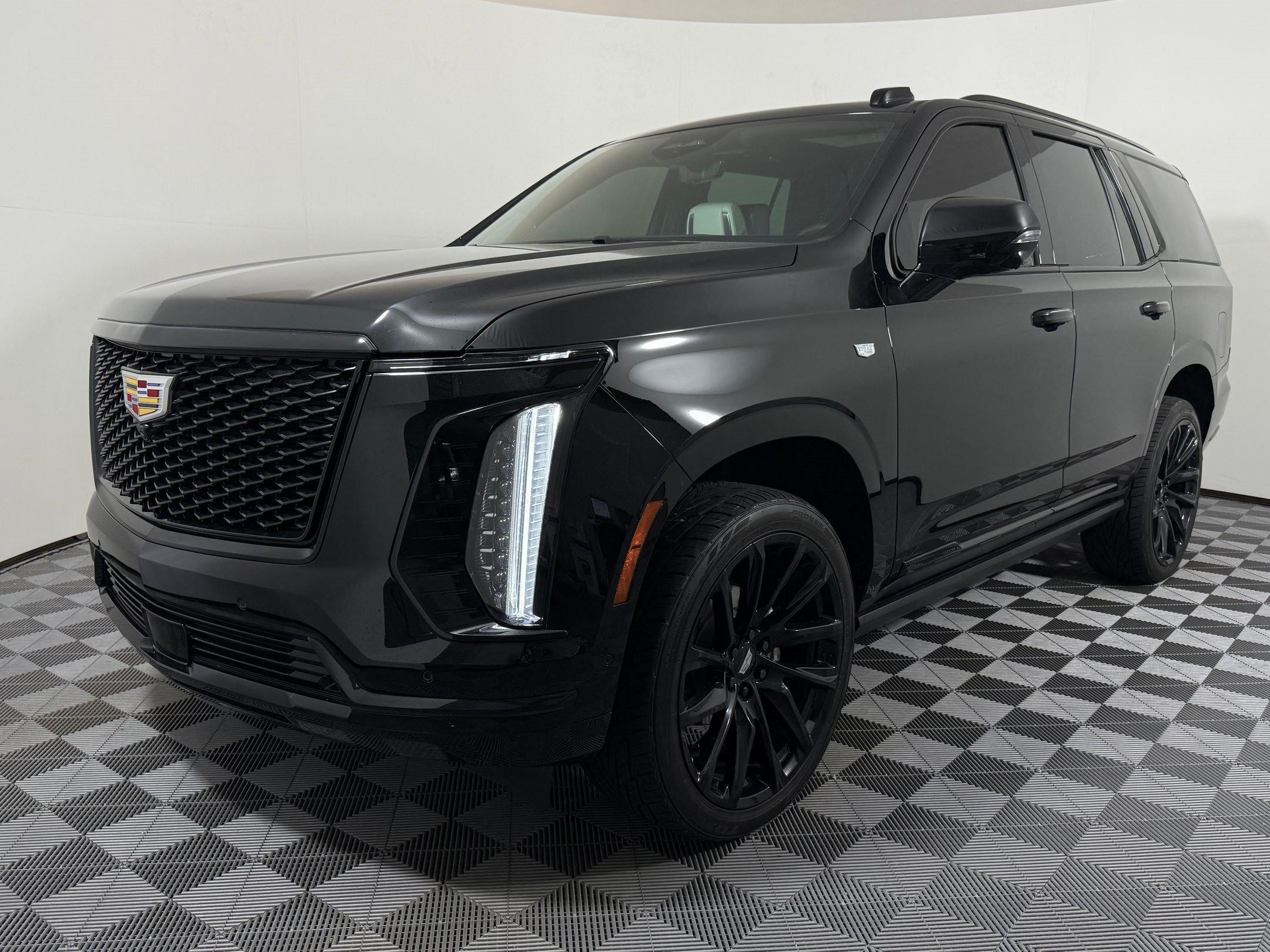 Used 2025 Cadillac Escalade Sport Platinum AWD/4WD image 1