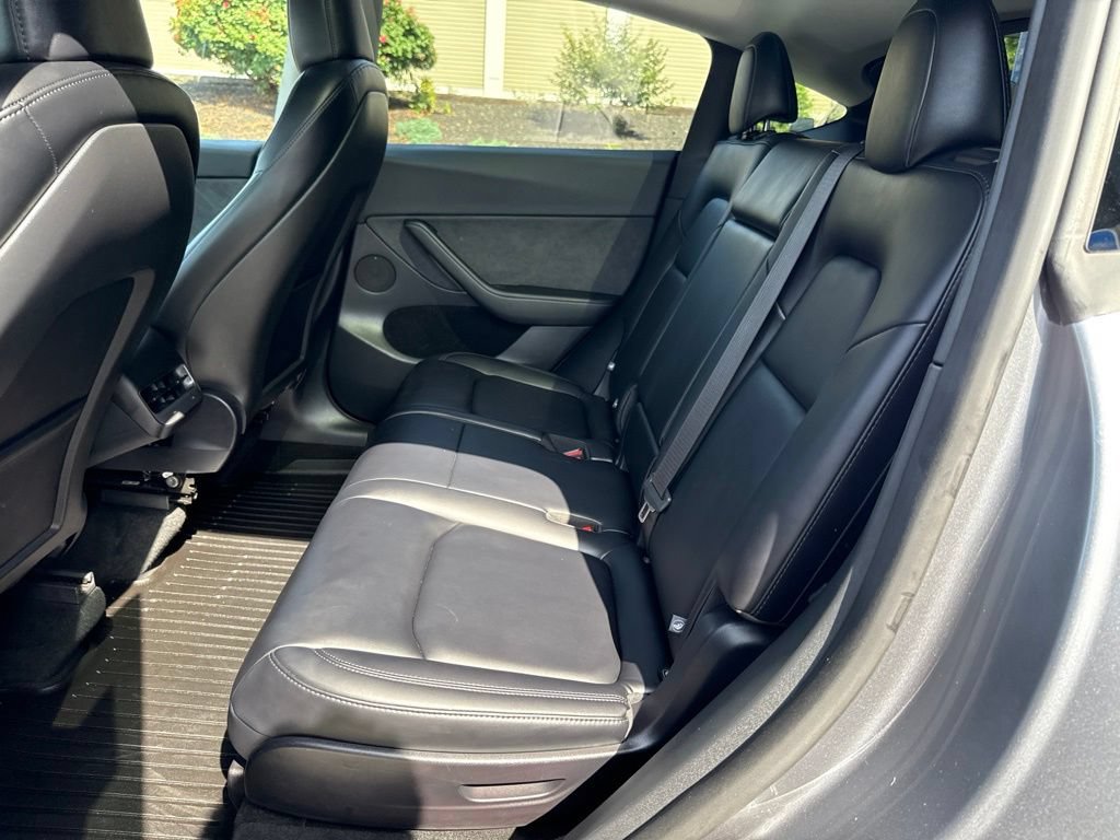Used 2024 Tesla Model Y Long Range AWD/4WD image 28