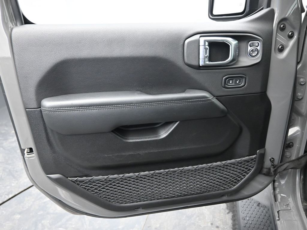 Used 2023 Jeep Wrangler Altitude image 28