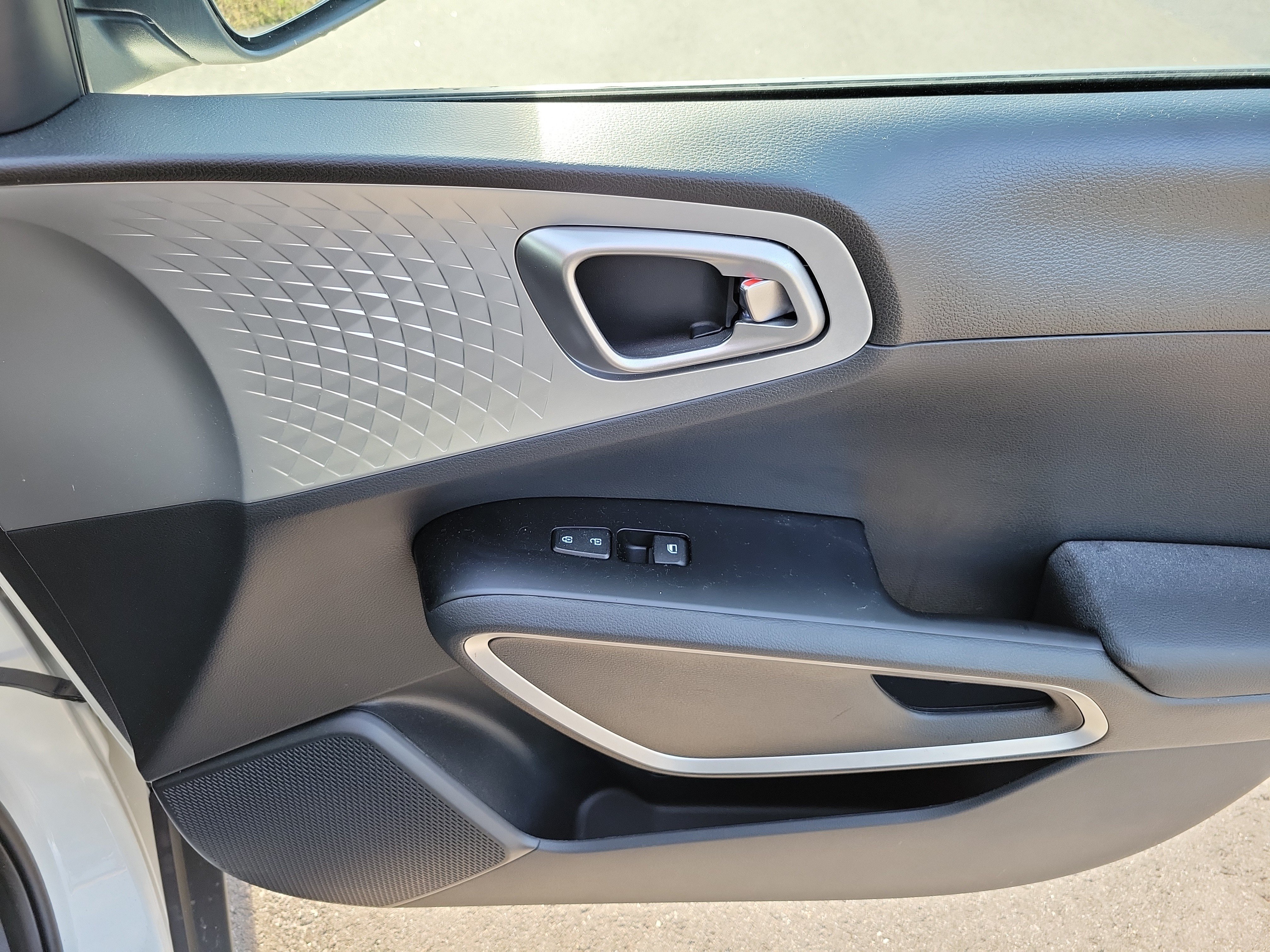 Certified 2025 Kia Soul S FWD image 8