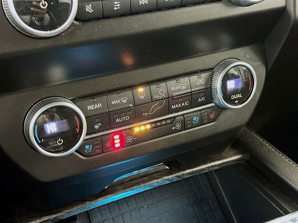 Used 2021 Ford Expedition Max Limited image 24