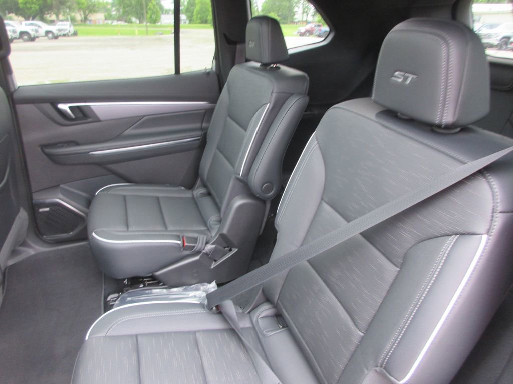 New 2026 Buick Enclave Sport Touring FWD image 12