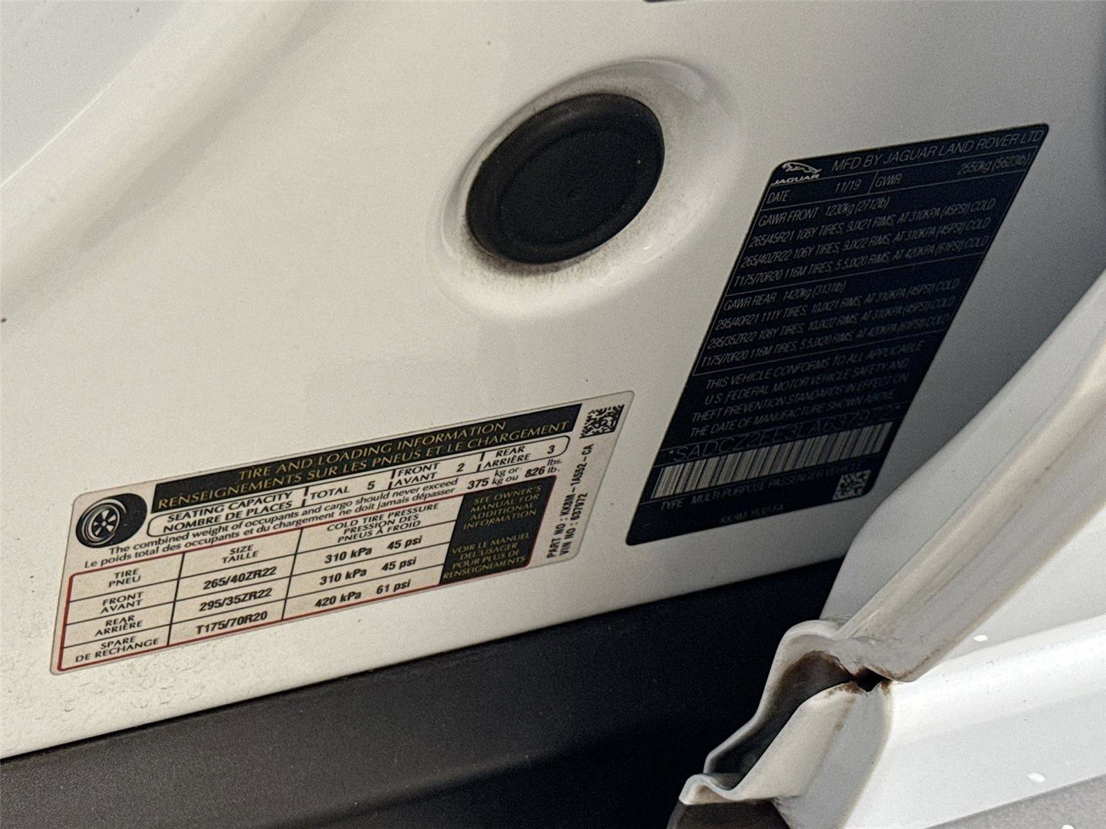 Used 2020 Jaguar F-PACE SVR image 33