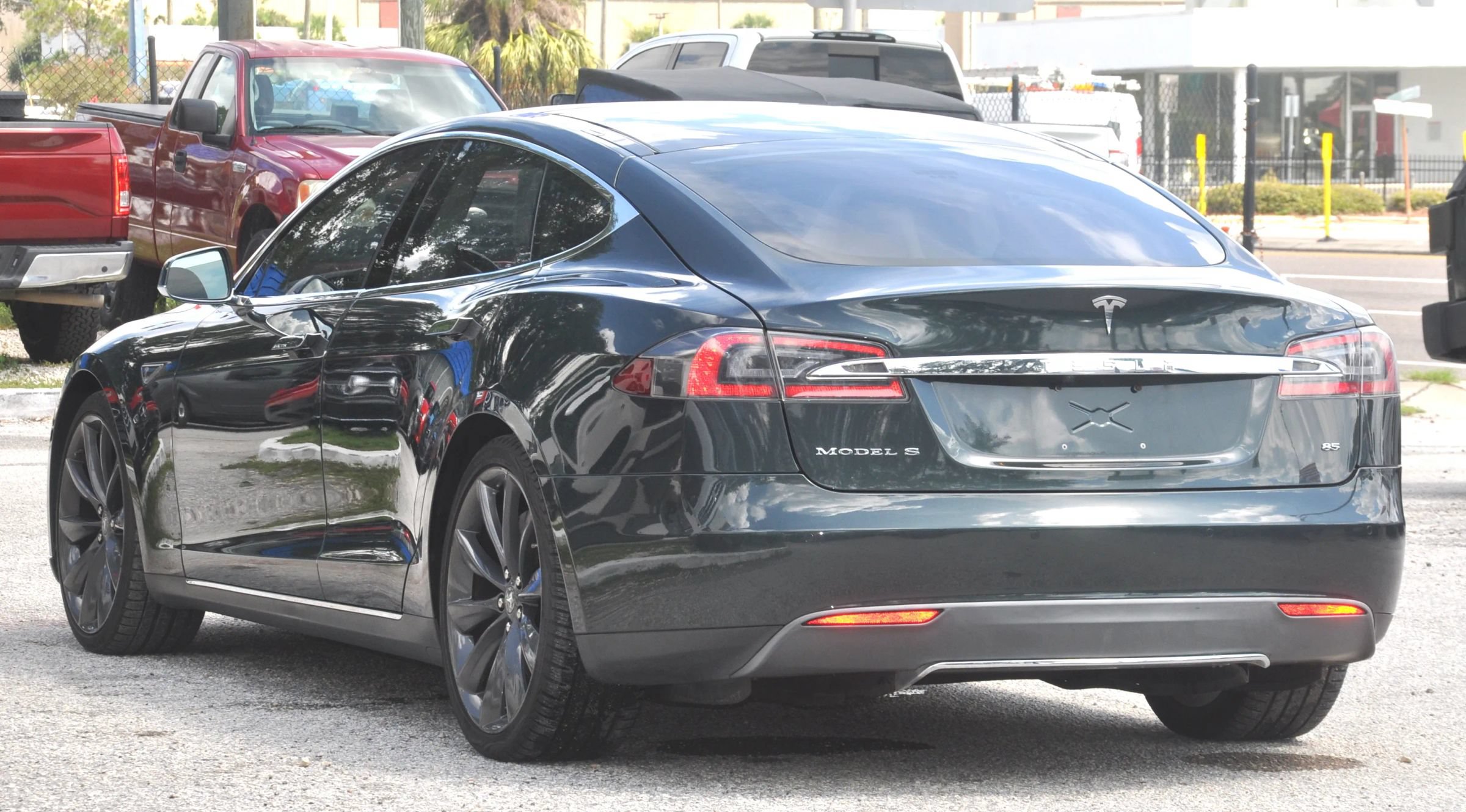 Used 2014 Tesla Model S 85 RWD image 6