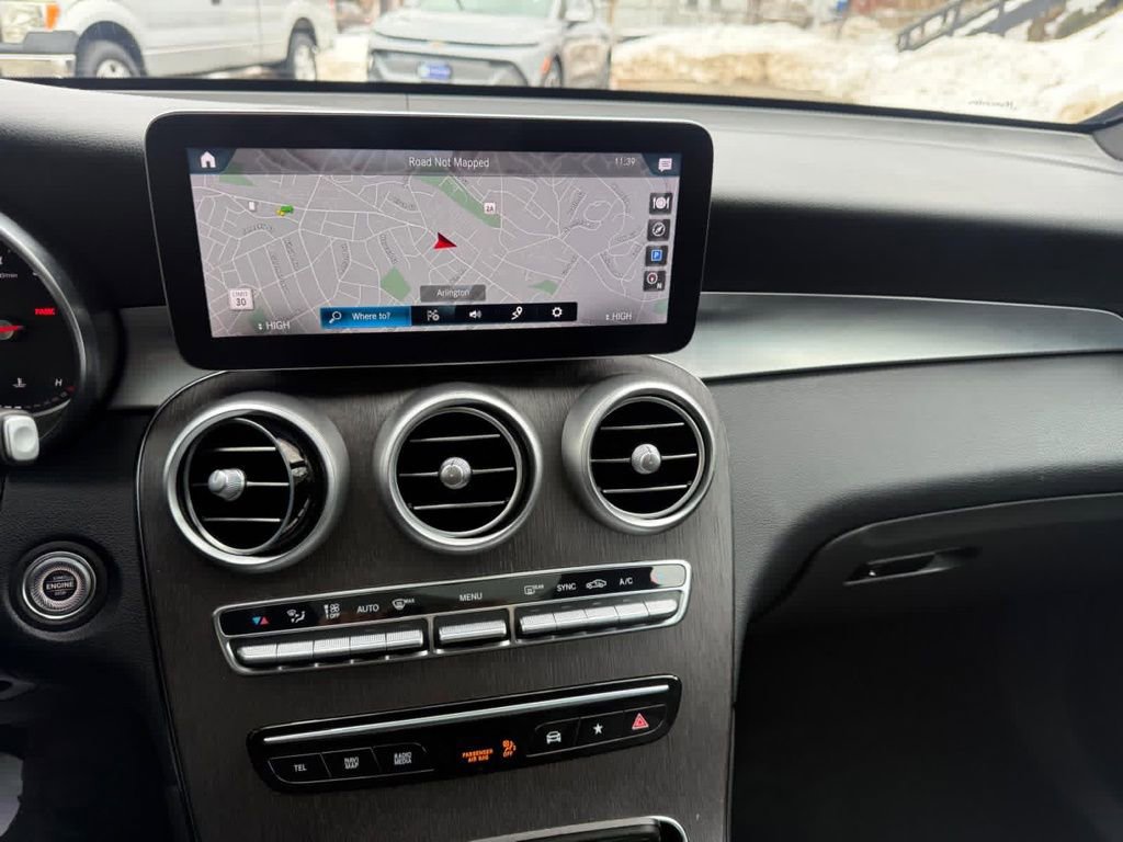 Used 2022 Mercedes-Benz GLC 300 4MATIC image 25