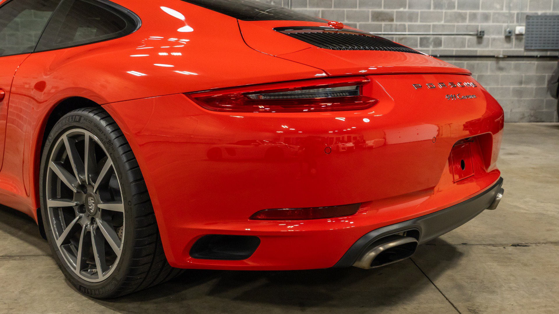 Used 2018 Porsche 911 Carrera RWD image 21