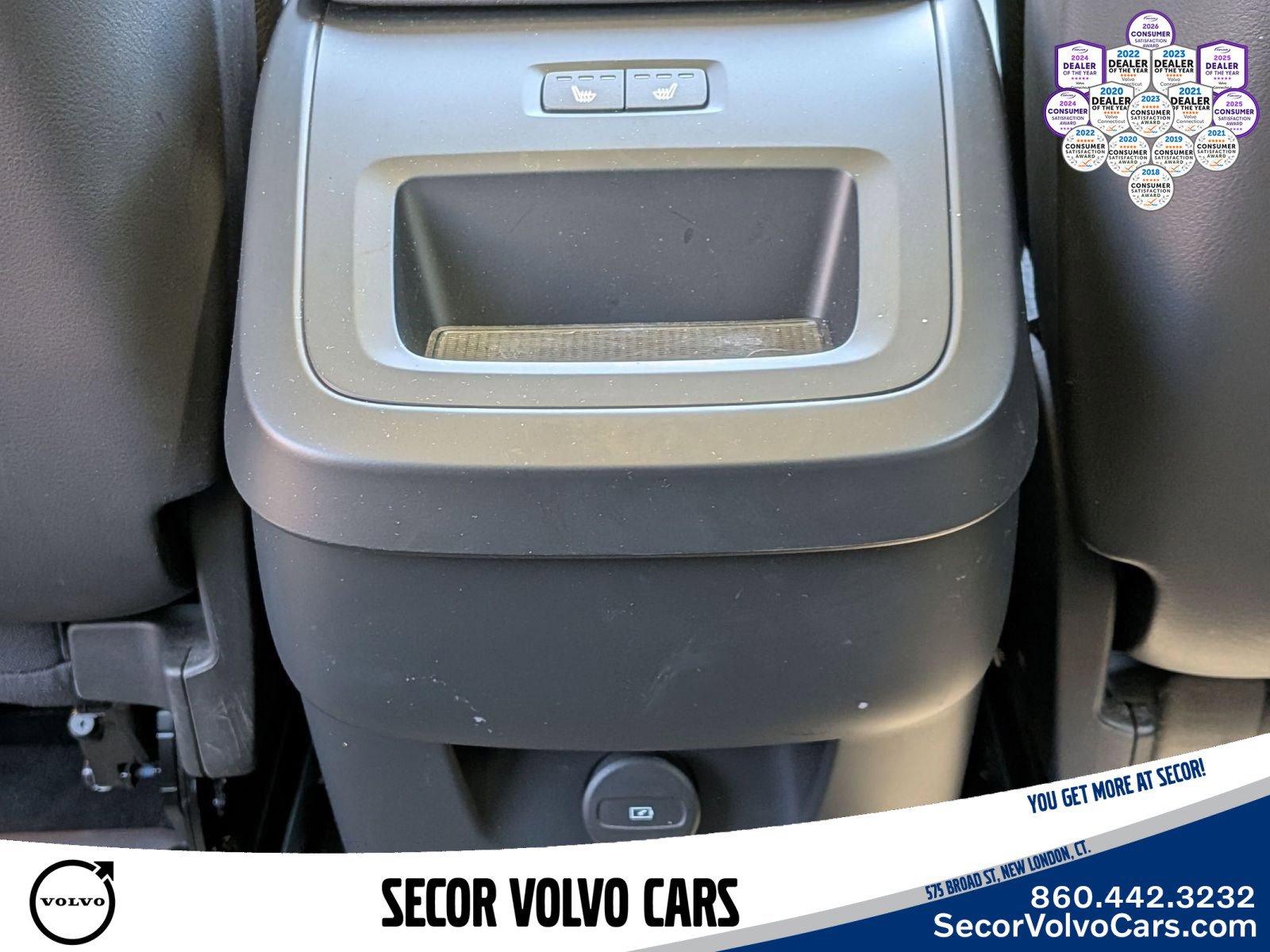 Used 2023 Volvo XC60 B5 Plus w/ Climate Package AWD/4WD image 16