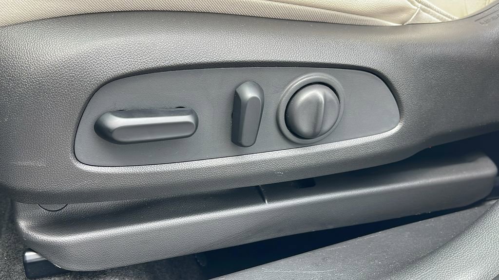 Used 2022 Buick Encore GX Select image 11
