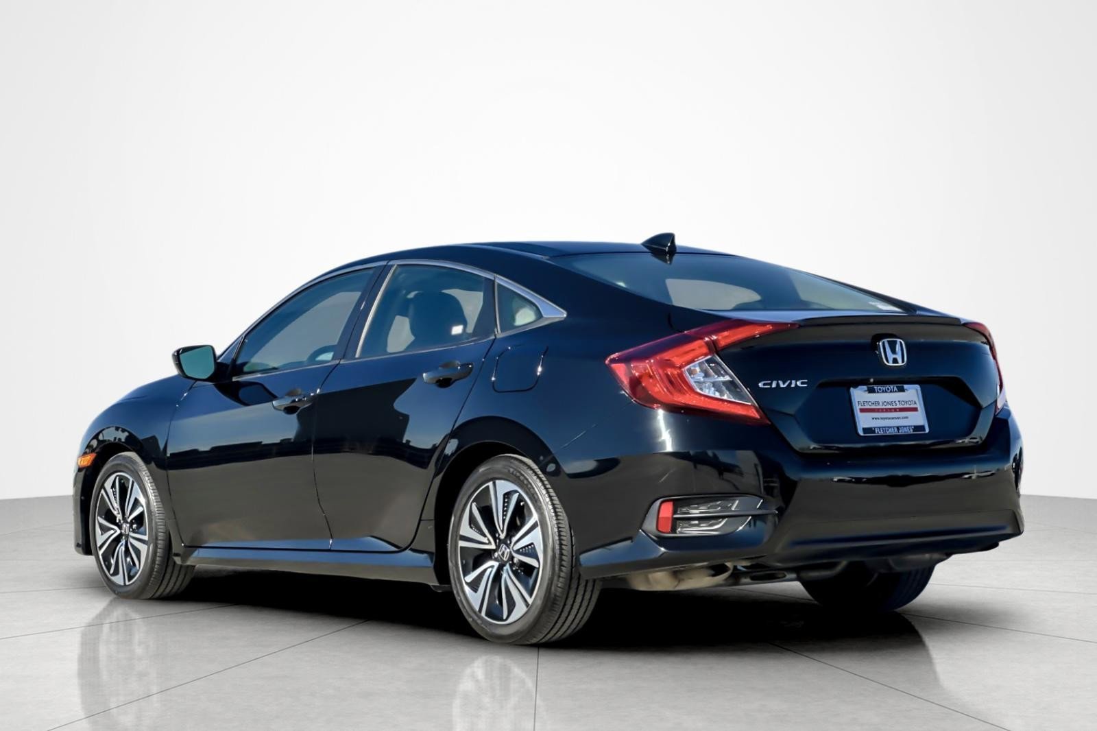 Used 2017 Honda Civic EX-L image 3