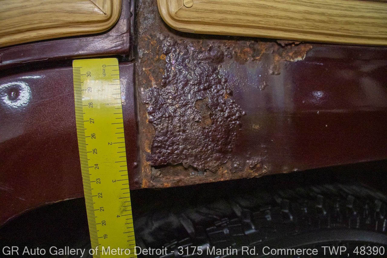 Used 1988 Jeep Grand Wagoneer image 31