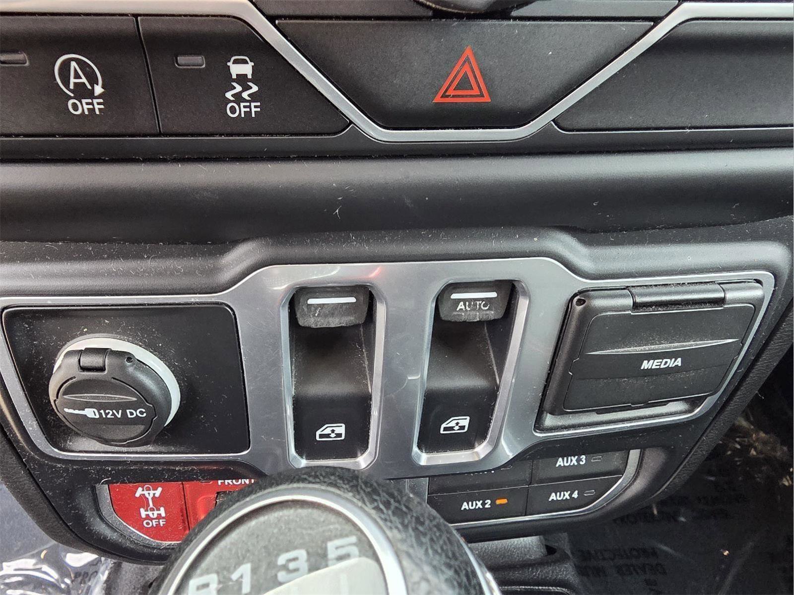 Used 2018 Jeep Wrangler Rubicon w/ Steel Bumper Group image 28