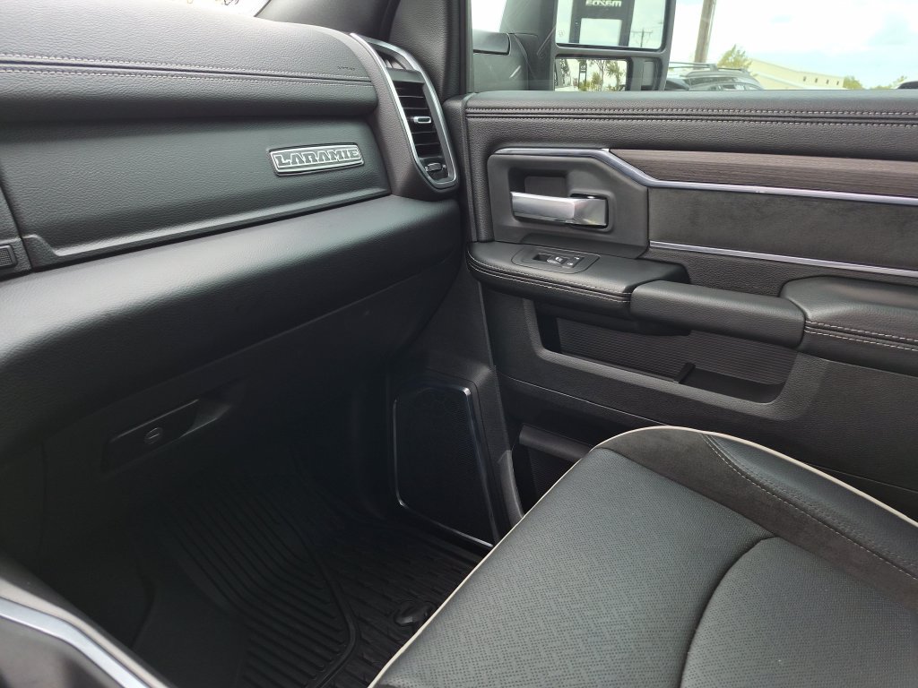Used 2025 RAM 3500 Laramie AWD/4WD image 35