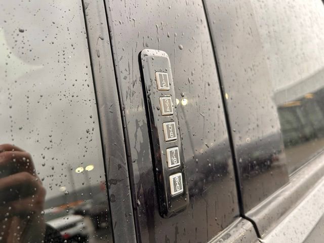 Used 2021 Ford F150 Lariat w/ Equipment Group 502A High image 10