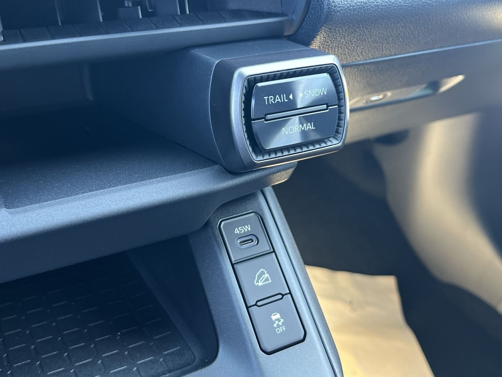 New 2026 Toyota RAV4 XSE AWD/4WD image 26