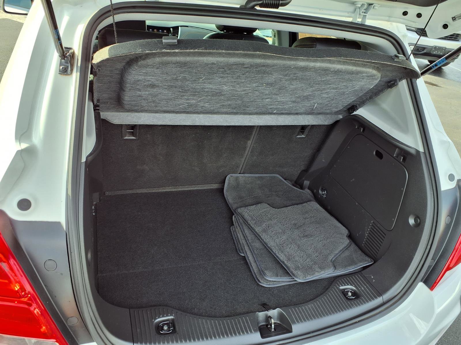 Used 2020 Chevrolet Trax LT w/ LT Convenience Package image 22