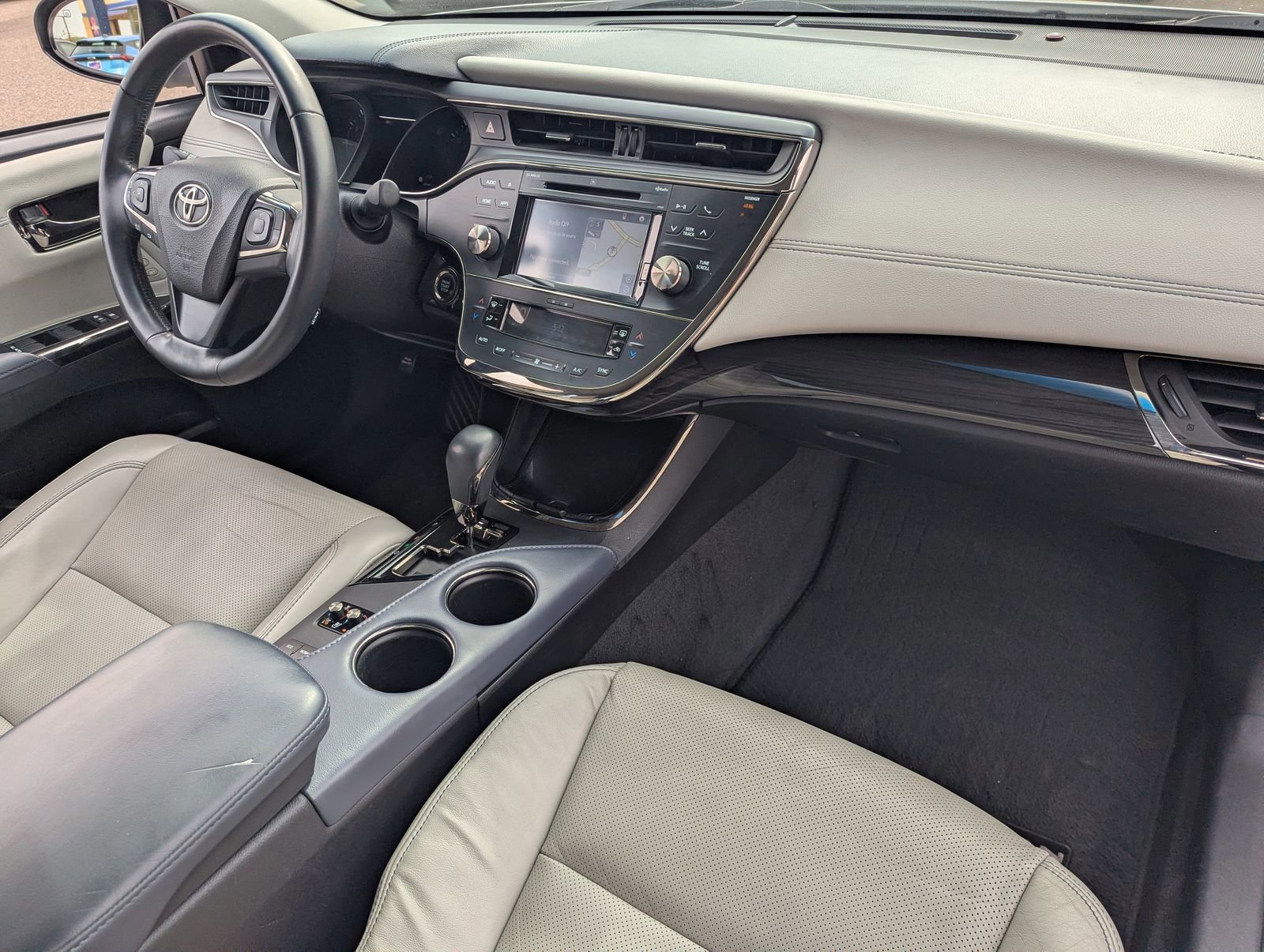 Used 2015 Toyota Avalon Limited image 13