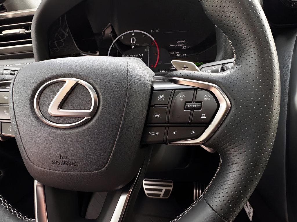 Used 2025 Lexus LX 600 F Sport w/ Accessory Package (2T) AWD/4WD image 13