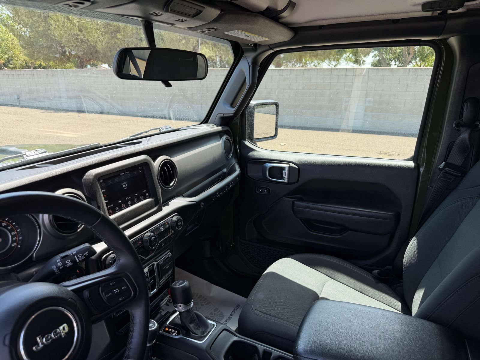 Used 2022 Jeep Wrangler Unlimited Sport AWD/4WD image 12