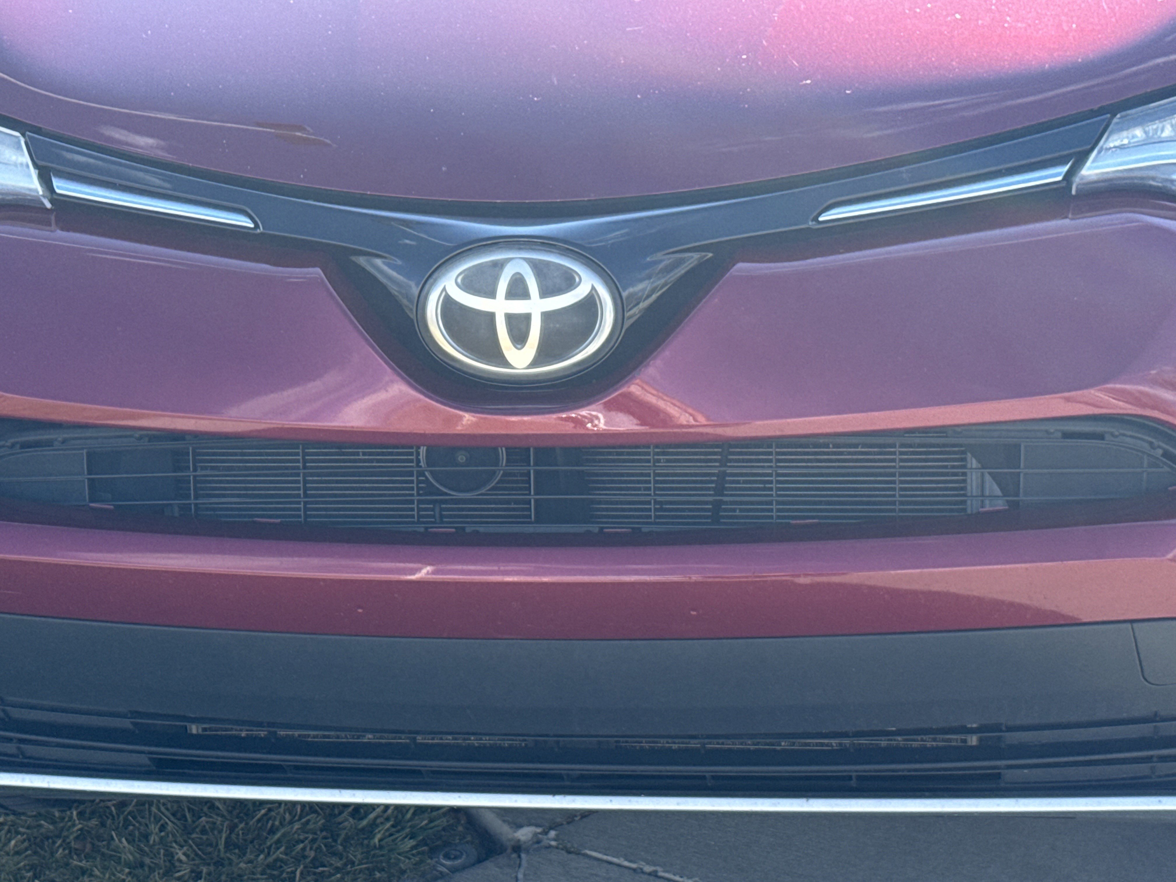 Used 2018 Toyota RAV4 XLE image 9