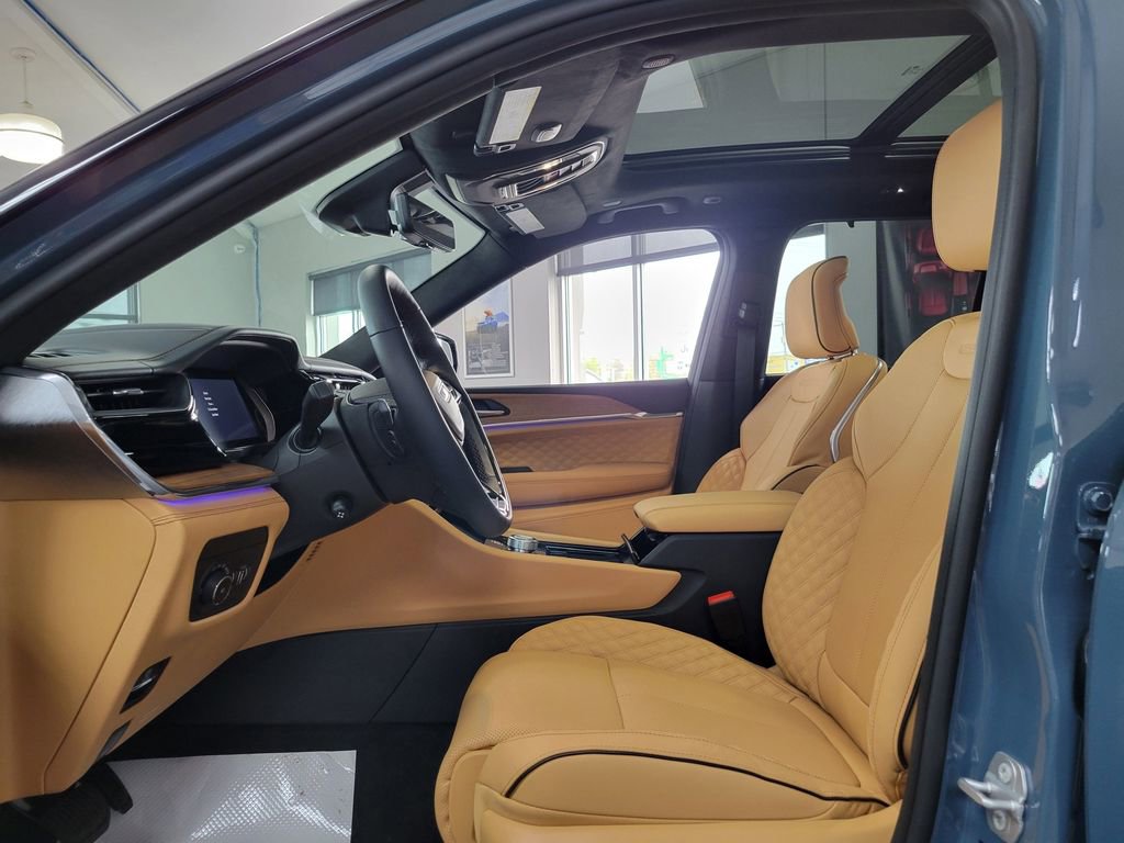 New 2026 Jeep Grand Cherokee Summit AWD/4WD image 9