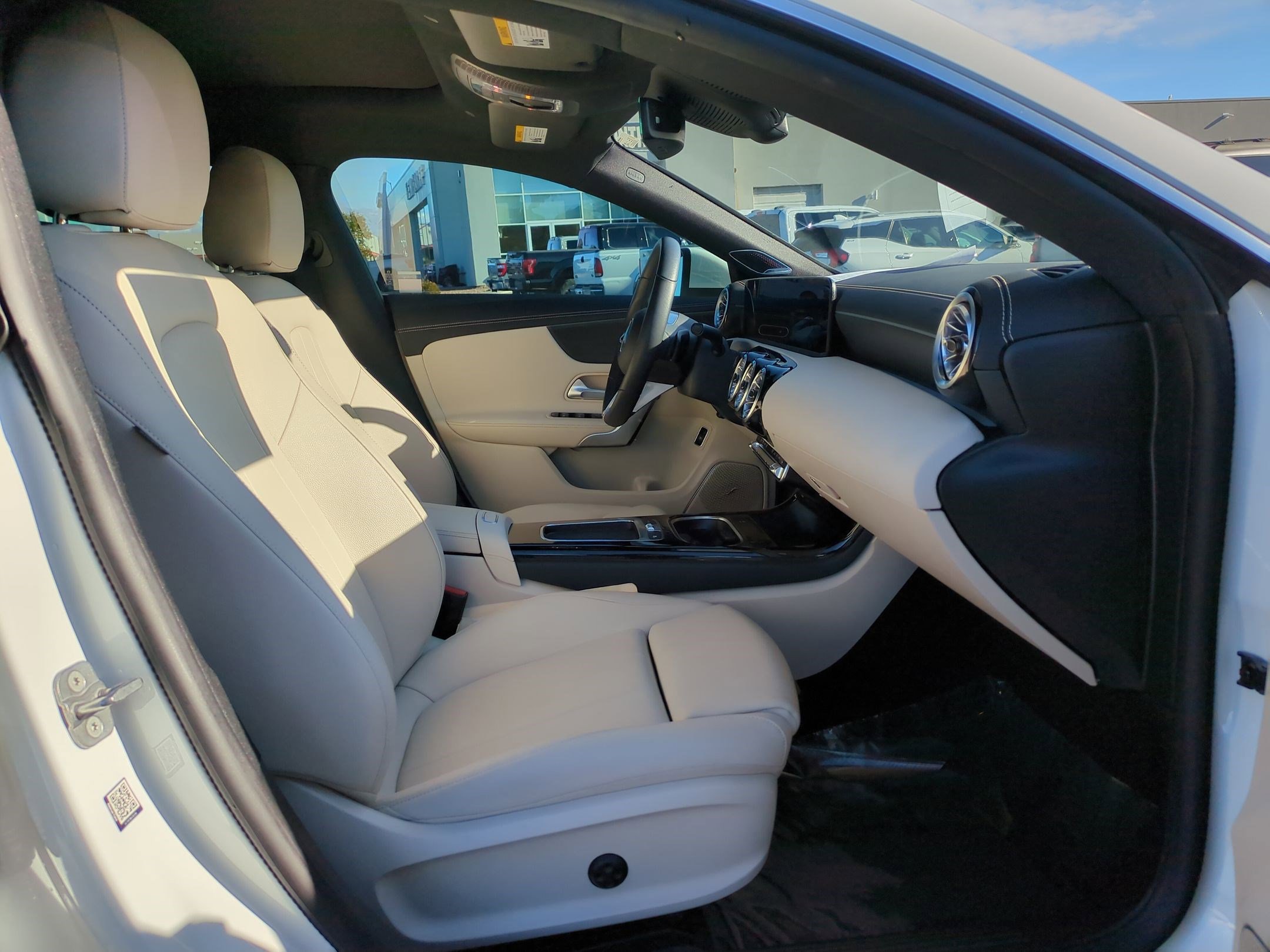 Used 2025 Mercedes-Benz CLA 250 image 32