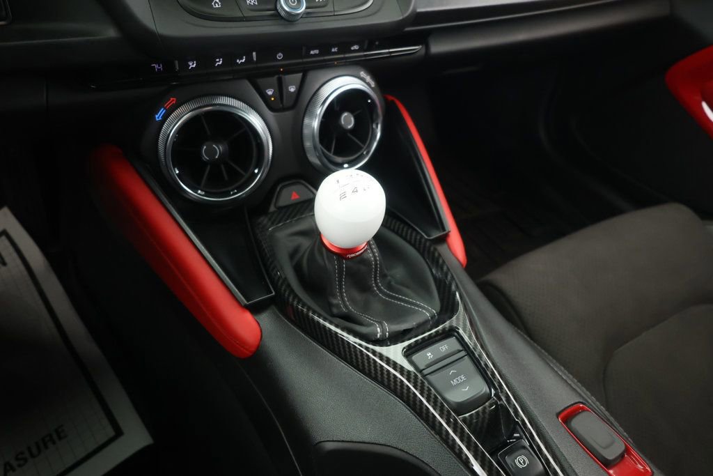 Used 2018 Chevrolet Camaro SS w/ LPO, Ground Effects Package image 13