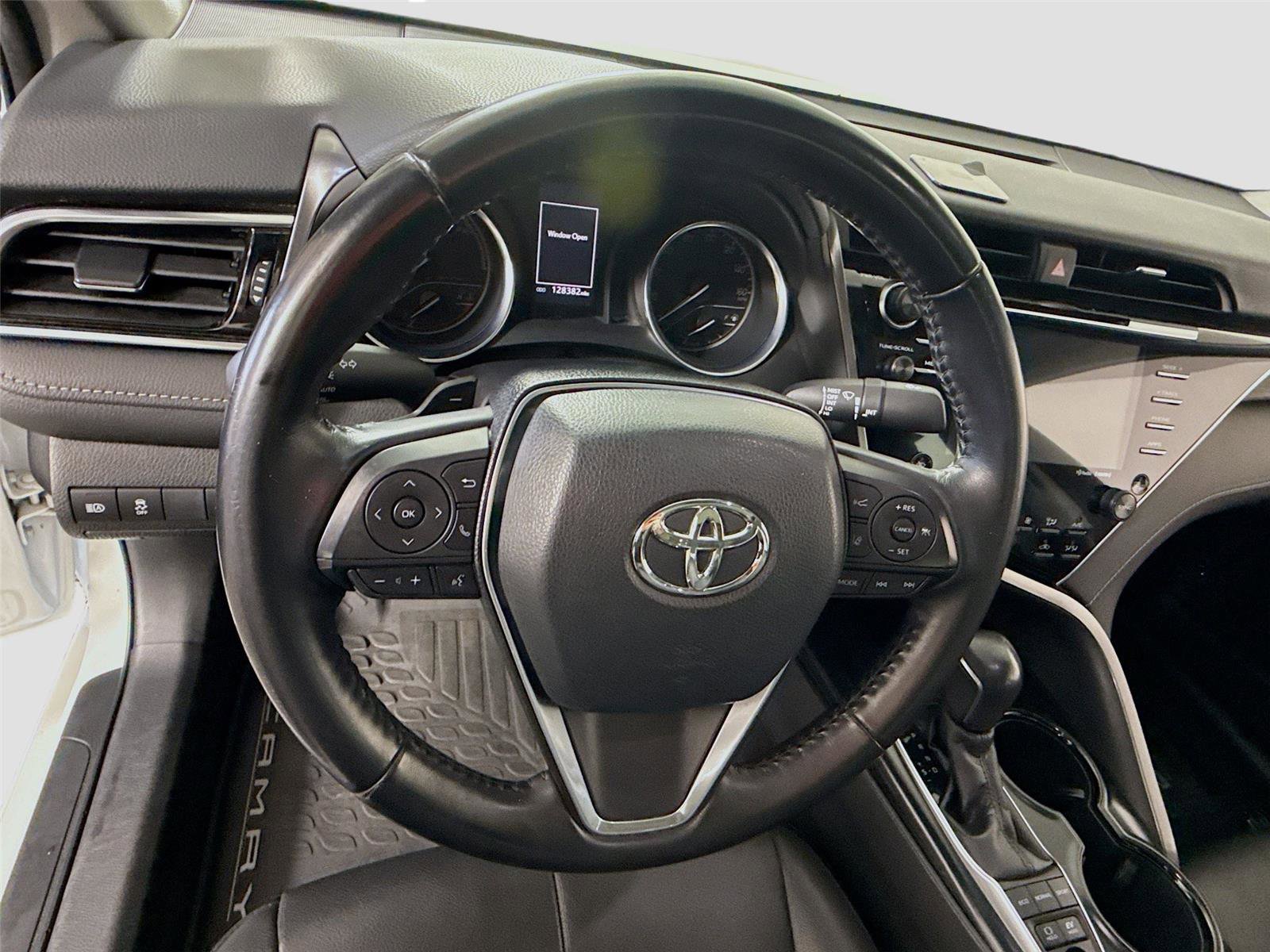Used 2018 Toyota Camry SE w/ Audio Package FWD image 5