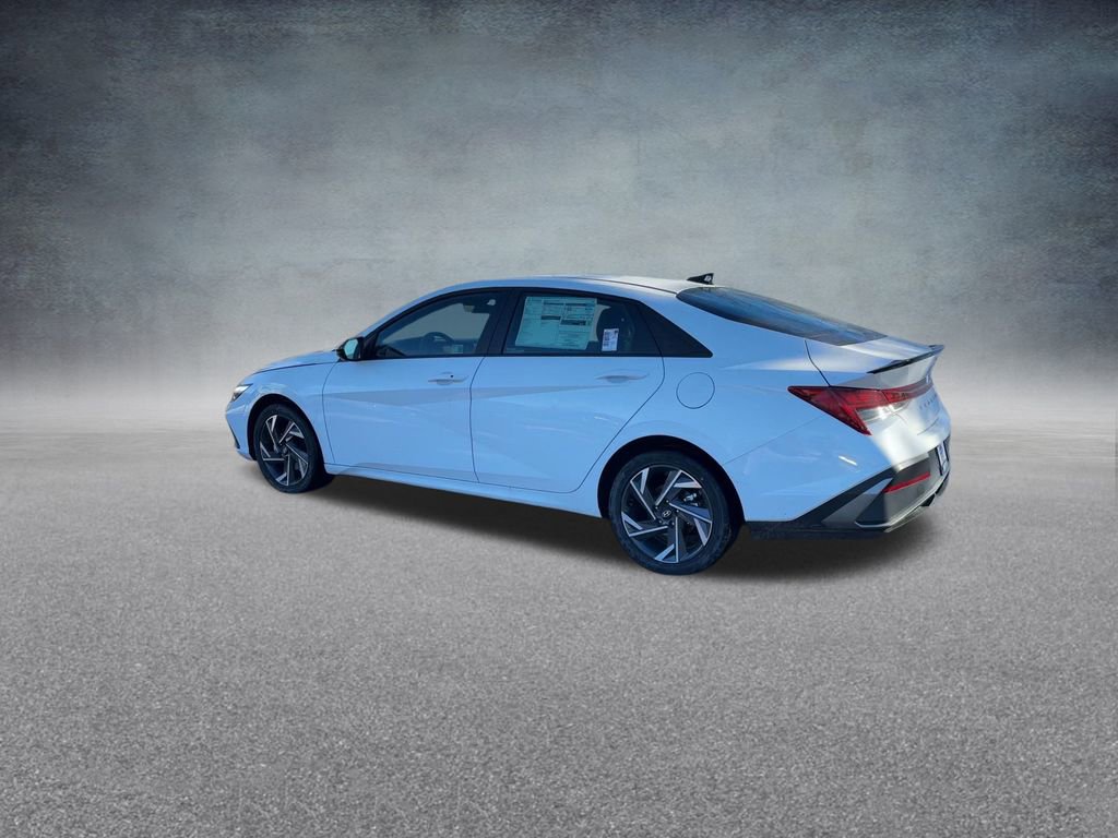 New 2025 Hyundai Elantra SEL image 16