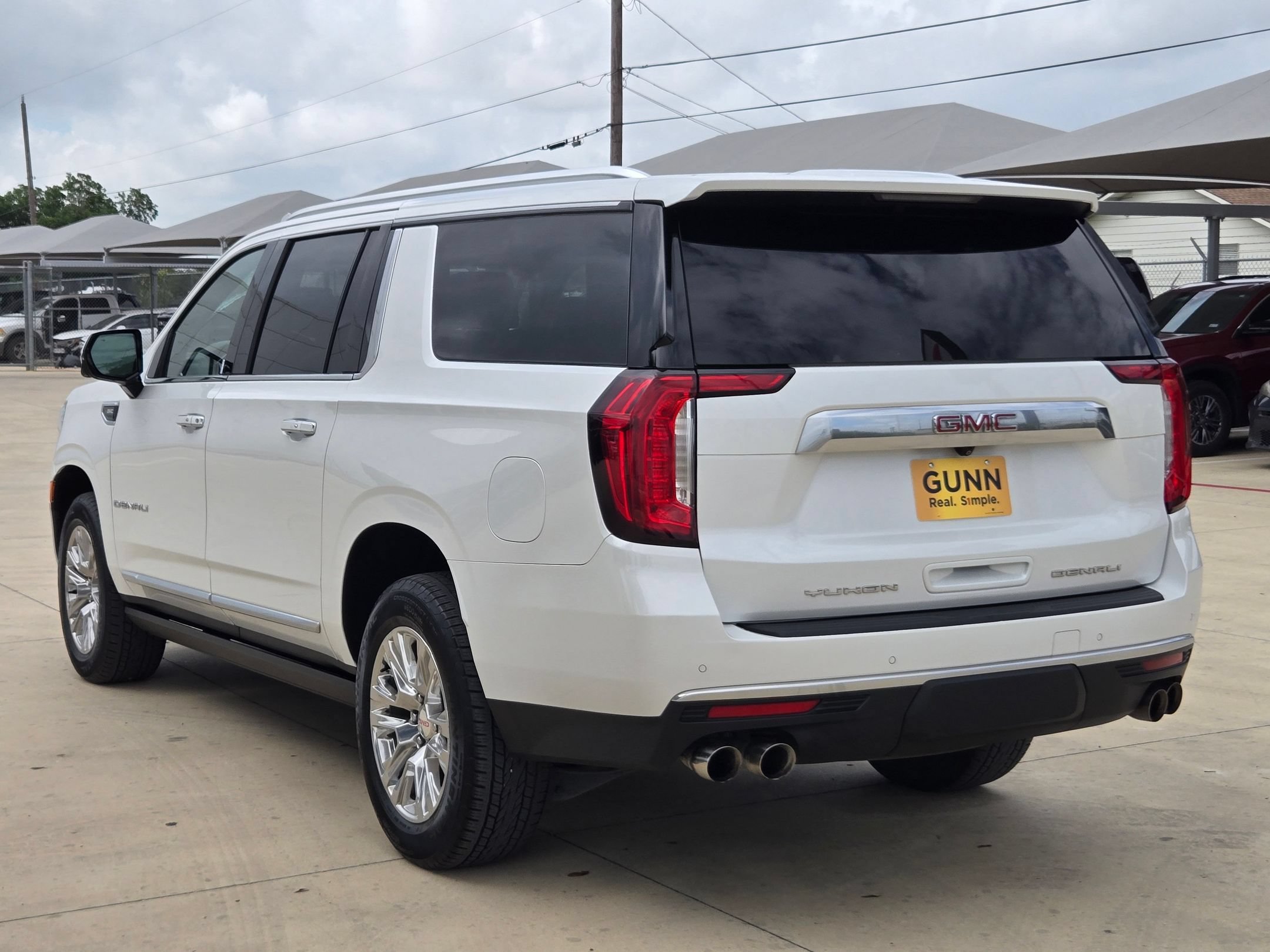 Used 2022 GMC Yukon XL Denali AWD/4WD image 5