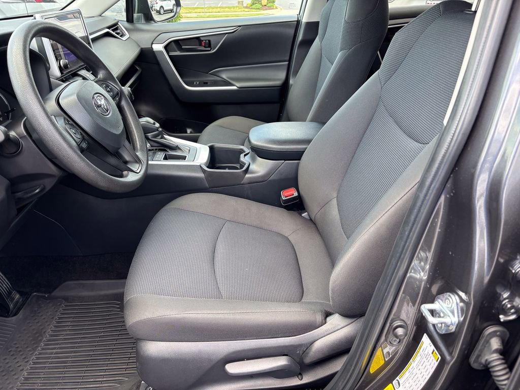 Certified 2025 Toyota RAV4 LE FWD image 18