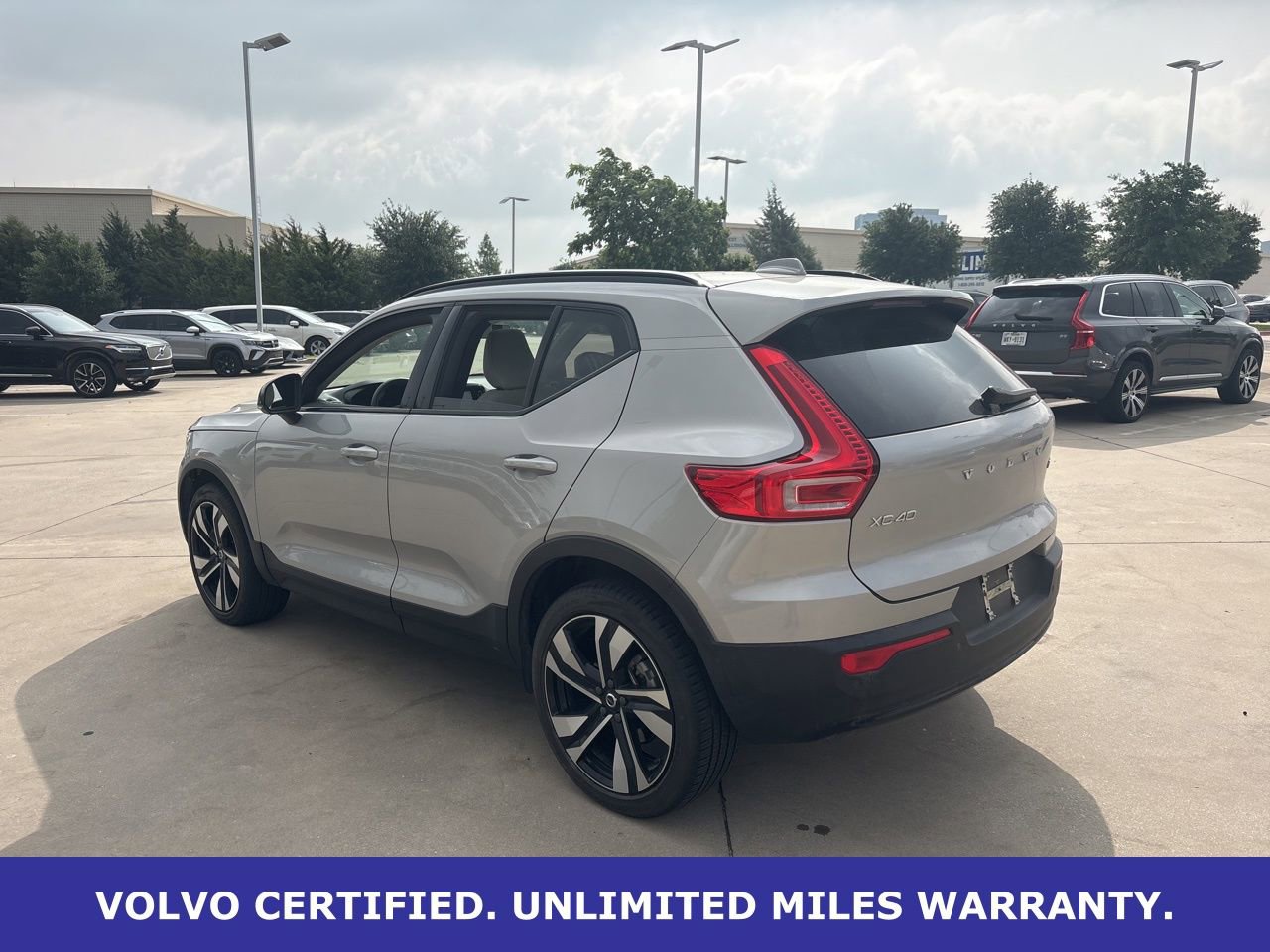 Certified 2023 Volvo XC40 B5 Plus w/ Climate Package AWD/4WD image 6
