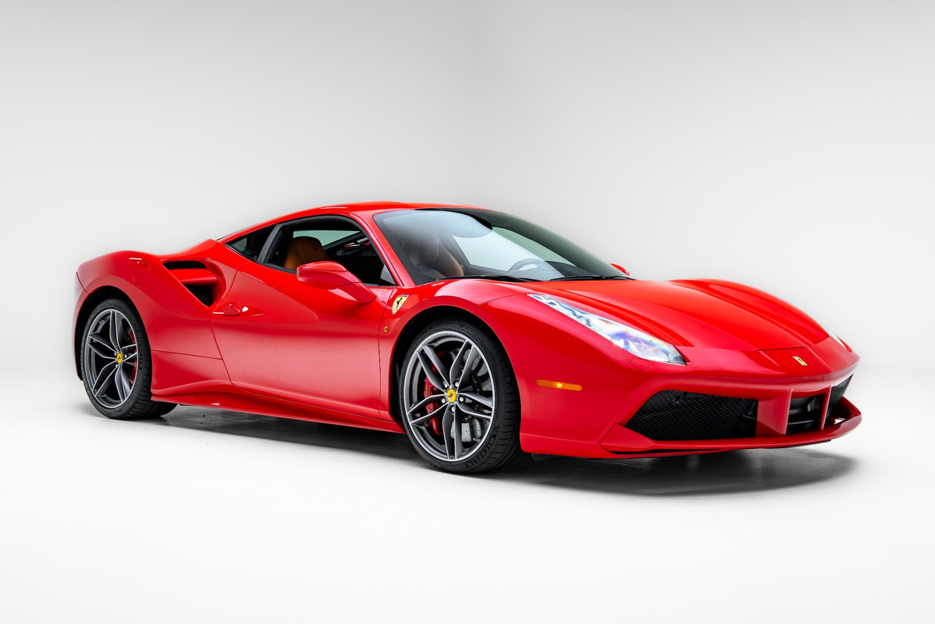 Used 2018 Ferrari 488 GTB image 8