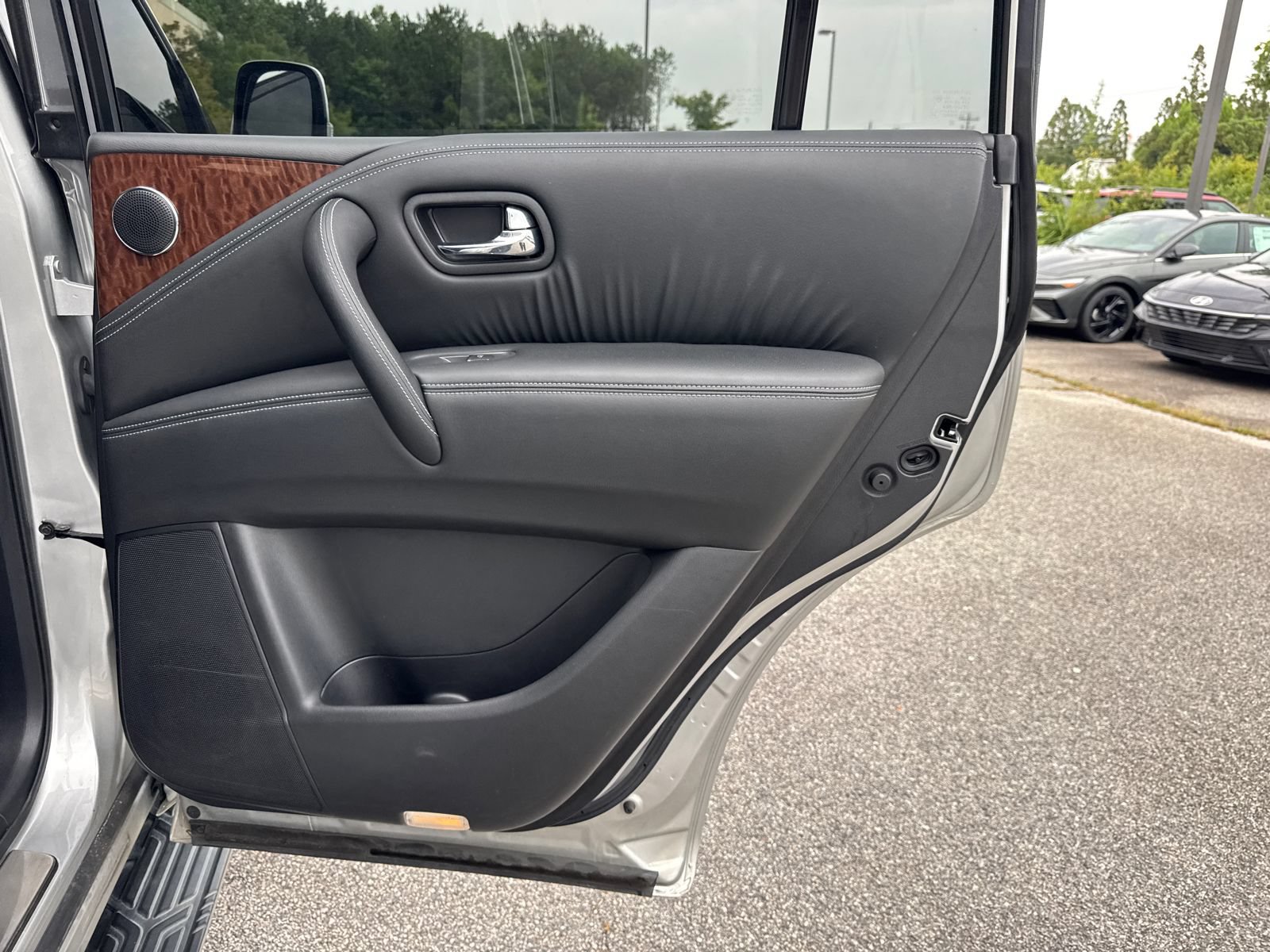 Used 2019 Nissan Armada Platinum w/ Captain's Chairs Package RWD image 16