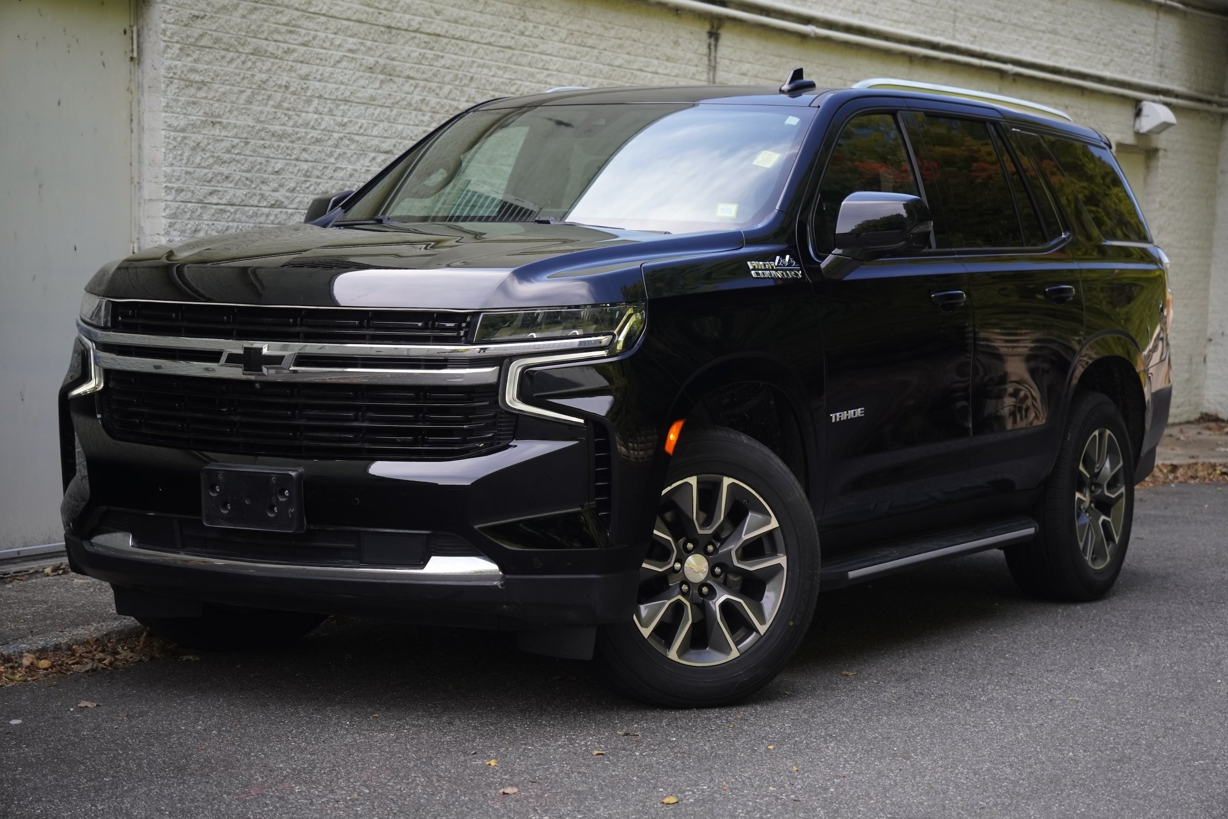 Used 2021 Chevrolet Tahoe LT w/ LT Signature Package AWD/4WD image 2