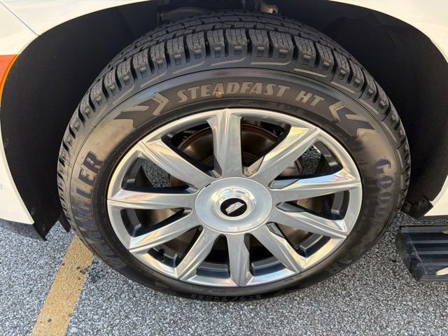 Used 2024 Cadillac Escalade Premium Luxury Platinum w/ Heavy-Duty Trailer Package AWD/4WD image 42