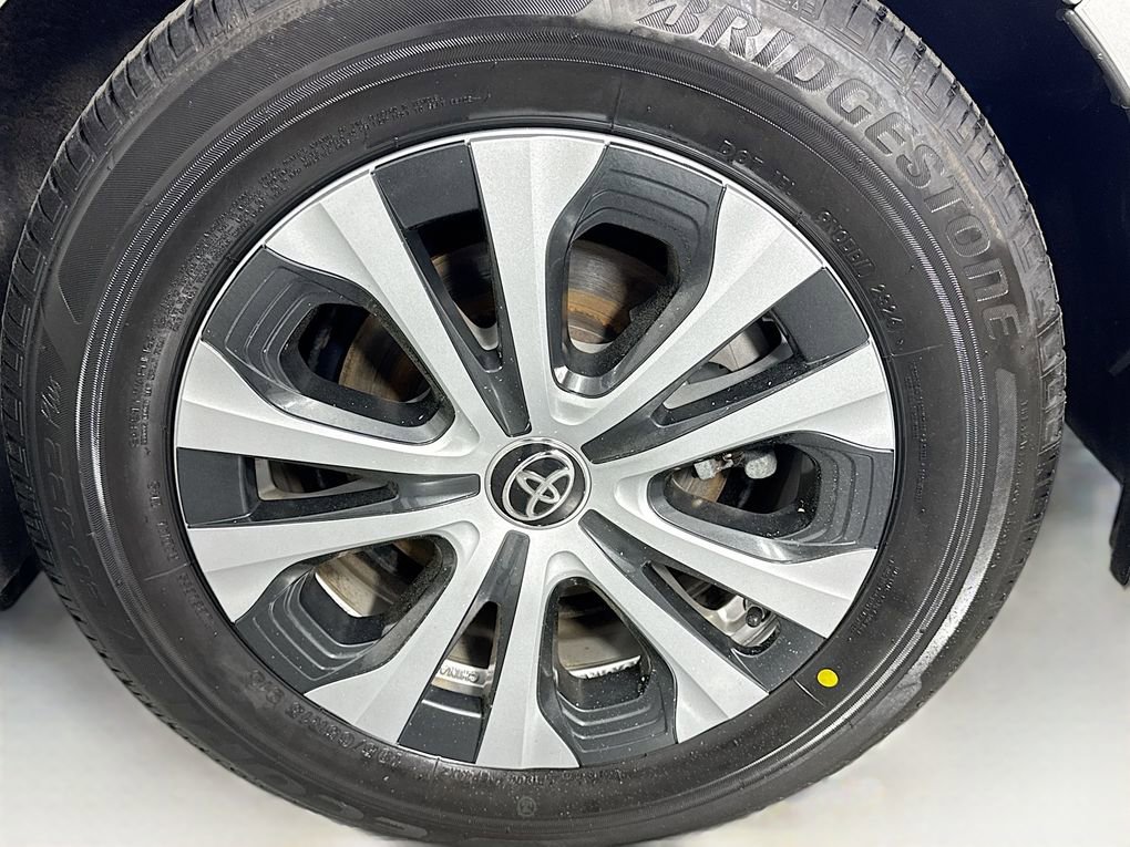 Used 2020 Toyota Prius Prime LE image 31