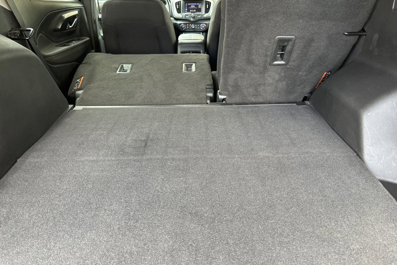 Used 2022 GMC Terrain SLE w/ Driver Convenience Package FWD image 16