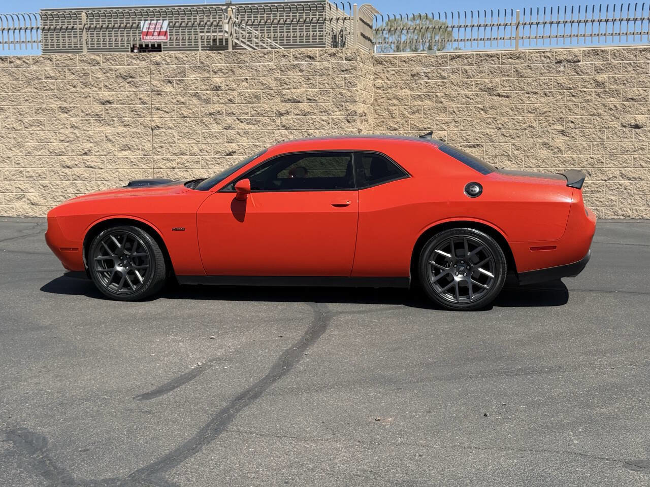 Used 2018 Dodge Challenger R/T image 4