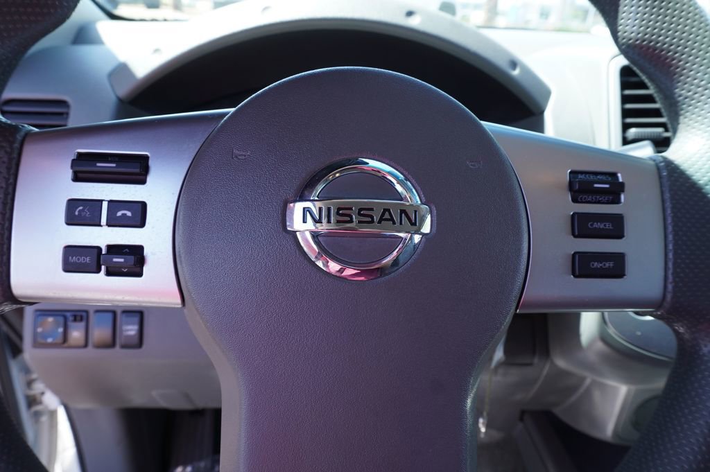 Certified 2017 Nissan Frontier SV image 18