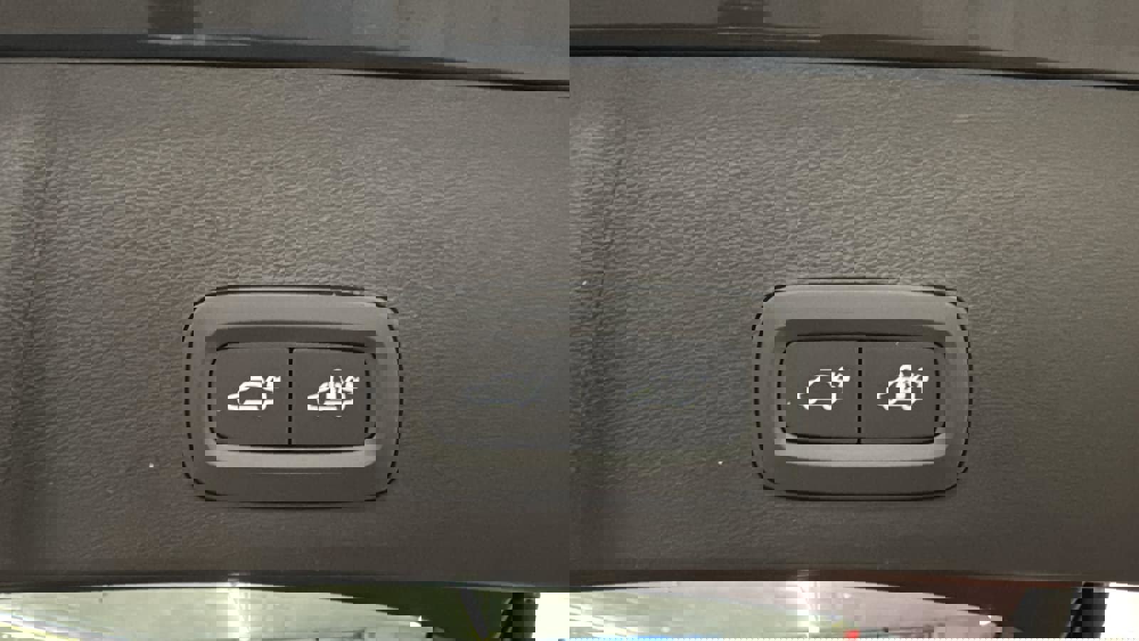 New 2026 Volvo XC40 B5 Plus w/ Climate Package image 30