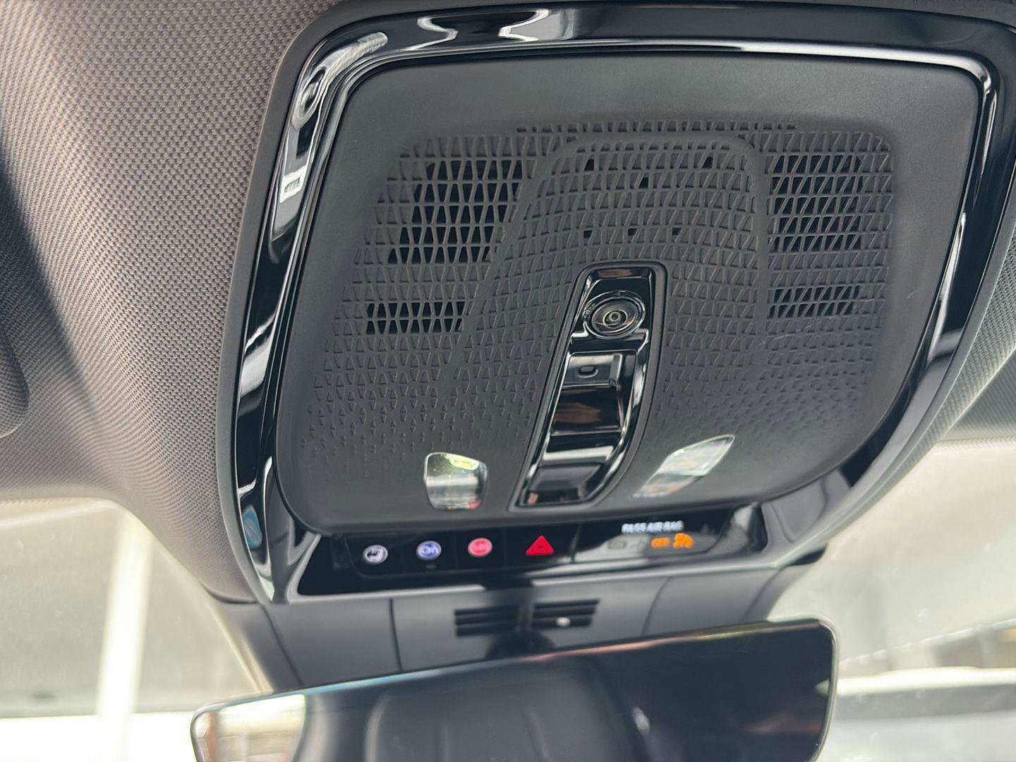 Used 2025 Cadillac Optiq Luxury 1 image 20